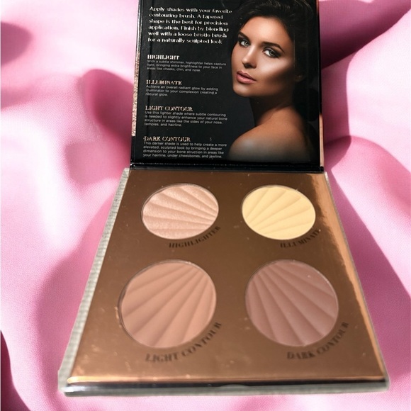Ellen Tracy Contour Palette with Highlight and Contour Shades - Picture 2 of 3